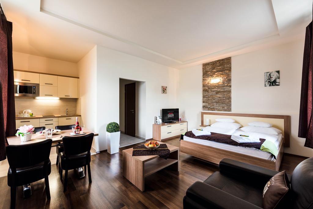 Garzon Plaza Hotel Gyor